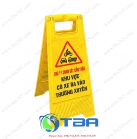 Bảng nhựa cảnh báo Á Châu kiểu chữ A KHU VỰC XE RA VÀO