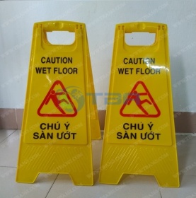 Biển cảnh báo sàn ướt- trơn trượt cho Nhà hàng
