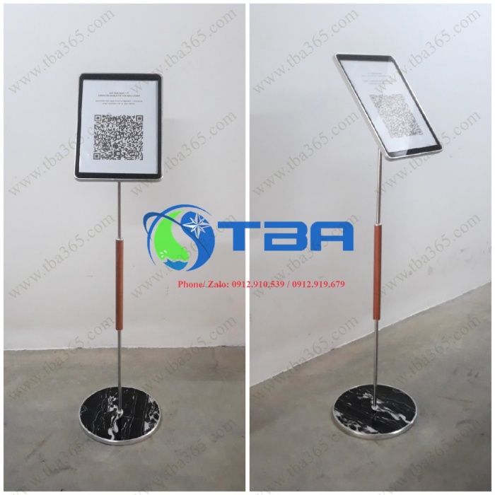Bảng thông báo A4 đặt sảnh nhà hàng chân đế hoa cương tròn